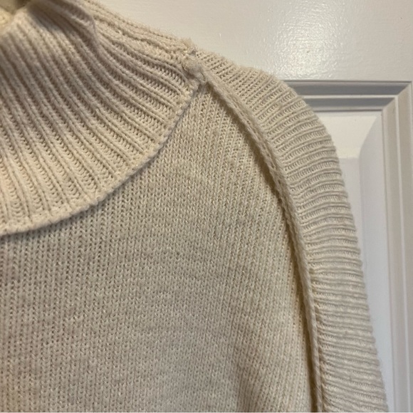 Cream Turtleneck Sweater size Small - Picture 2 of 6